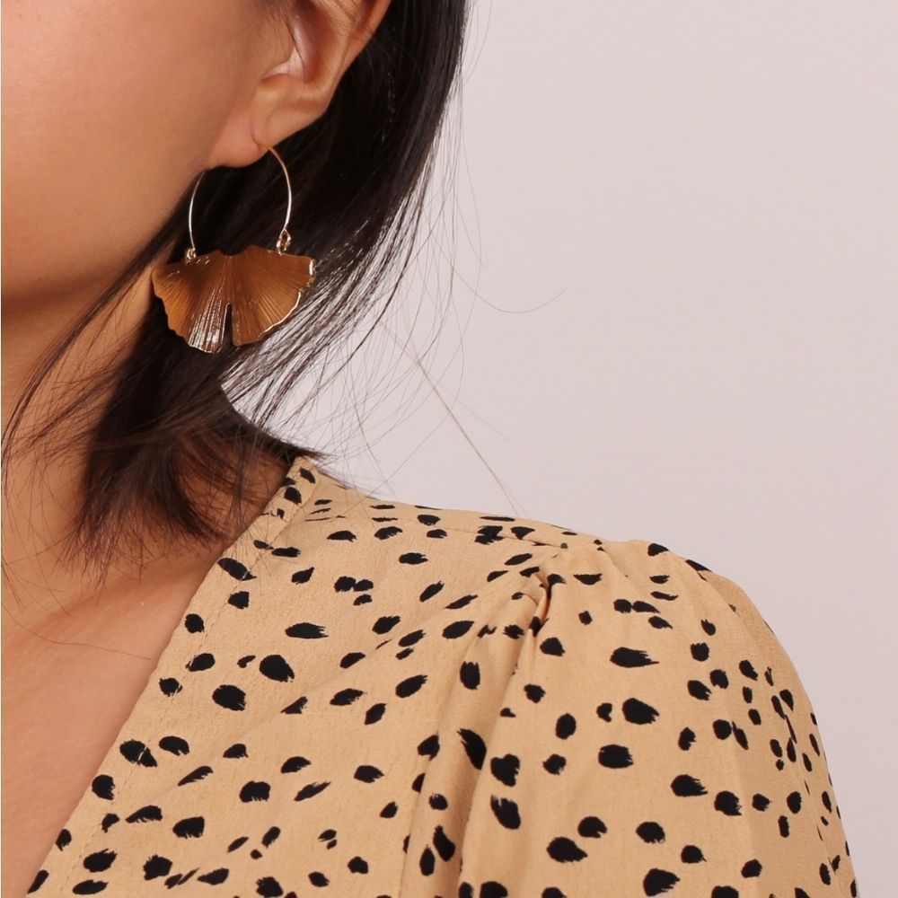 Anthropologie Golden Ginko Leaf Earrings - Picture 3 of 12